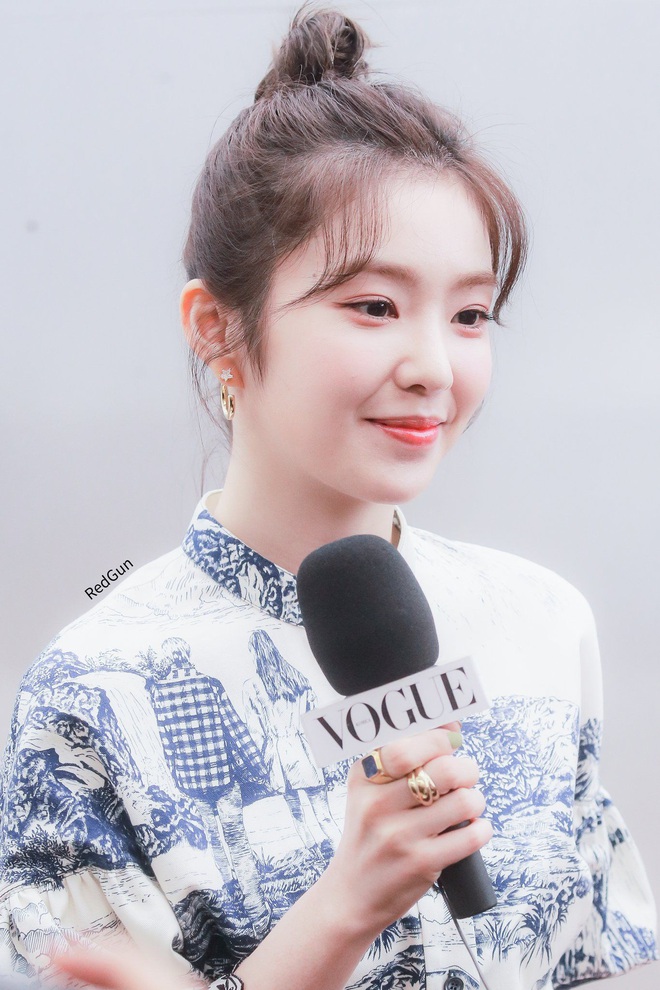 3 cách buộc tóc được Irene (Red Velvet) ưu ái nhất: Nhiều kiểu thao tác úi xùi mà vẫn xinh tươi, sành điệu miễn bàn - Ảnh 11.