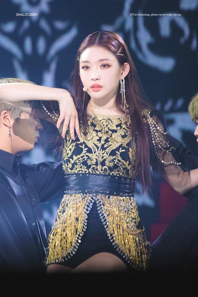 HOT: Kh&ocirc;ng phải nữ thần n&agrave;o, Chungha ch&iacute;nh l&agrave; idol Kpop đầu ti&ecirc;n debut th&agrave;nh diễn vi&ecirc;n Hollywood nhờ hậu thuẫn khủng - Ảnh 4.