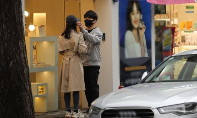 Chưa kịp công bố danh tính bạn trai bí ẩn, cựu thành viên Wonder Girls đã bị tung loạt ảnh hẹn hò vô cùng tình cảm - Ảnh 5.