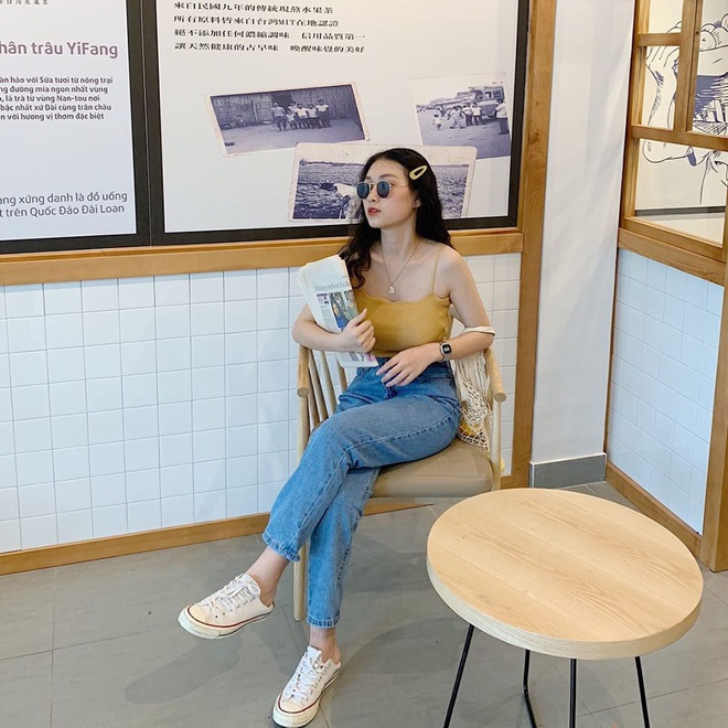 Street style hội gái xinh mặc đẹp Instagram: Chỉ cần chân váy xinh hoặc quần “hack dáng” là outfit đạt điểm 10 rồi - Ảnh 8.