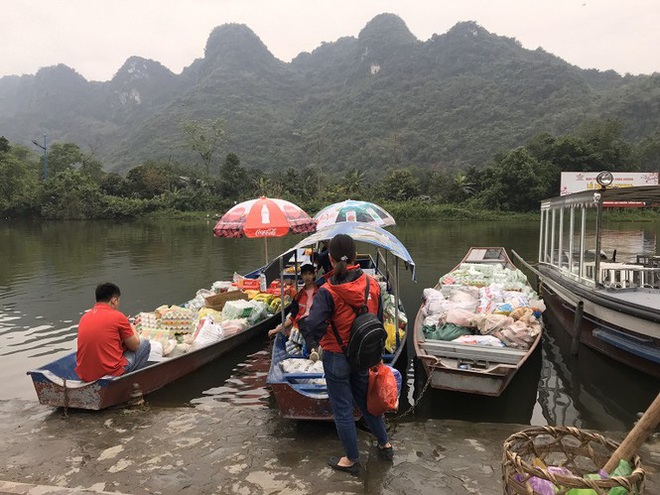 Tiểu thương ở thắng cảnh Hương Sơn dừng hoạt động sớm hơn mọi năm vì Covid-19 - Ảnh 5.