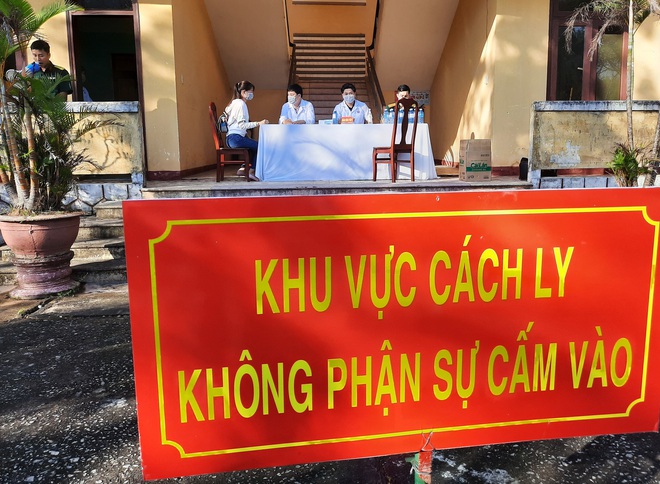 Bệnh nhân nhiễm Covid-19 thứ 57 nhập cảnh tại Nội Bài, cùng đoàn 16 người vào Hội An tham quan - Ảnh 1.