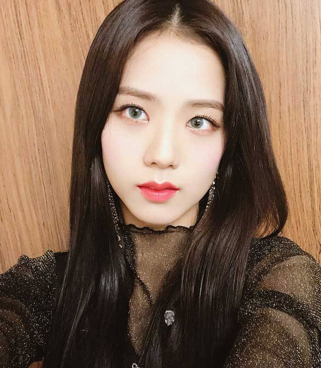 Bác sĩ phẫu thuật phân tích khuôn mặt Lisa - Jisoo (BLACKPINK): Mắt mũi miệng đều đặc biệt, bảo sao nổi tiếng đến thế - Ảnh 6.