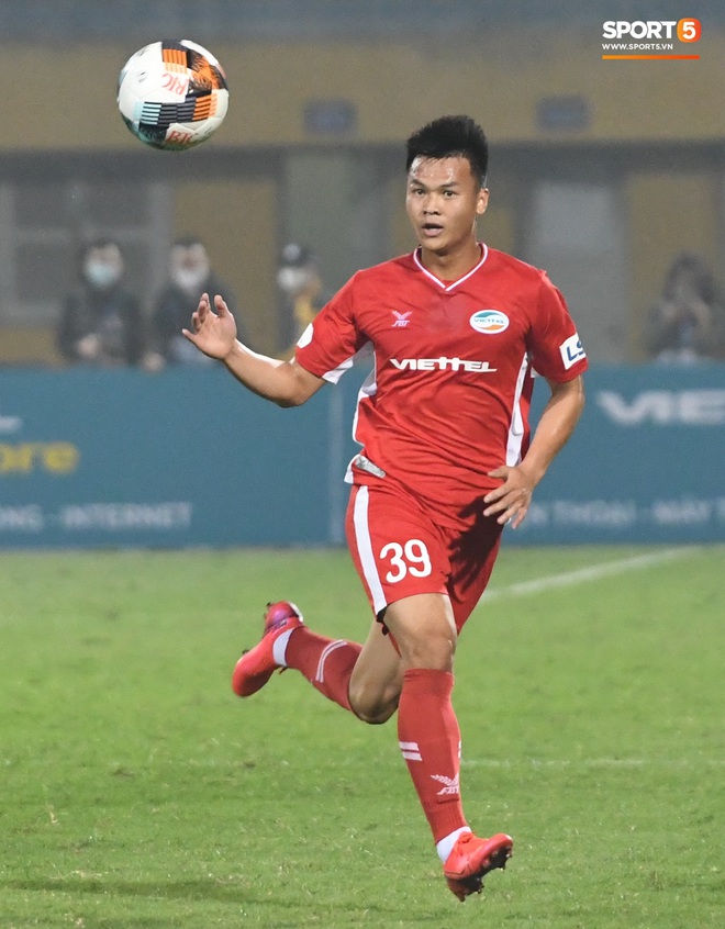 Tuyển thủ Việt Nam dự U20 World Cup hồi sinh thần kỳ sau 2 năm bị chấn thương kinh ho&agrave;ng, ghi điểm mạnh với trợ l&yacute; Lee Young-jin - Ảnh 3.