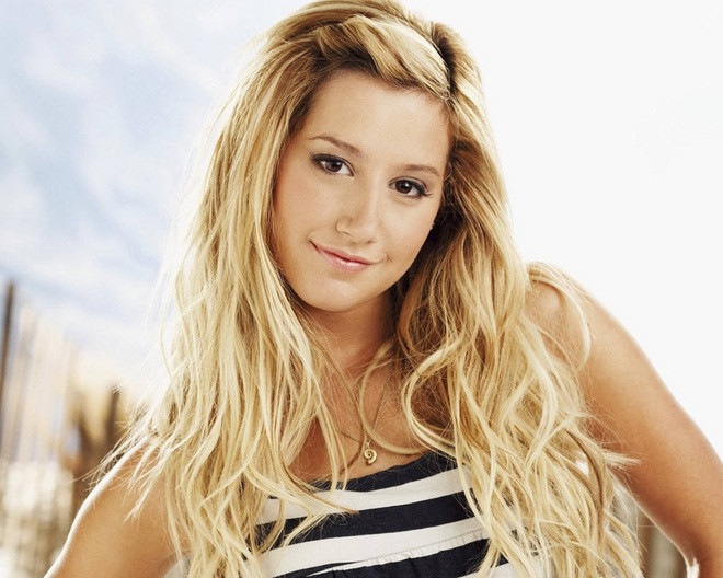 Clip 3 triệu view của Ashley Tisdale gây sốt: Nhảy cực yêu theo nền nhạc “High School Musical”, tự rèn luyện sức khoẻ khi cách ly phòng dịch Covid-19 - Ảnh 3.