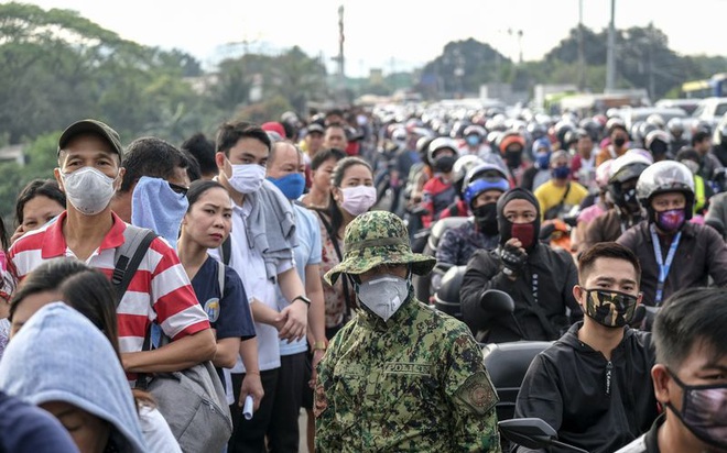 Philippines hi sinh phong tỏa khu vực c&oacute; 60 triệu d&acirc;n, đ&oacute;ng g&oacute;p 70% GDP để ngăn chặn dịch bệnh - Ảnh 1.