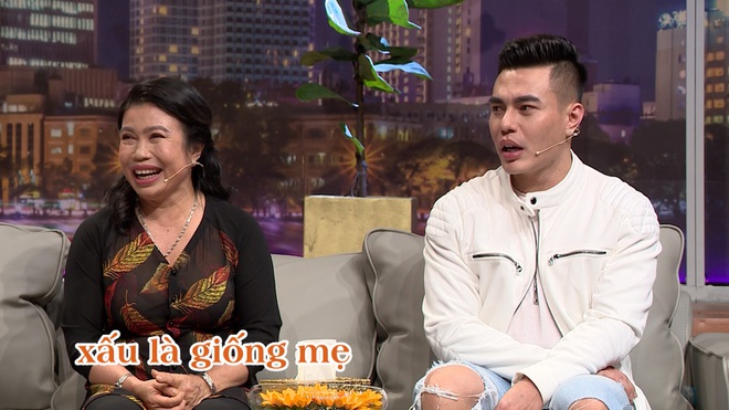 Thánh livestream Lê Dương Bảo Lâm từng bị chê vì miệng rộng giống mẹ - Ảnh 4.