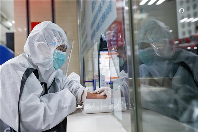  WHO k&ecirc;u gọi c&aacute;c nước kiểm tra mọi trường hợp nghi ngờ mắc COVID-19  - Ảnh 1.