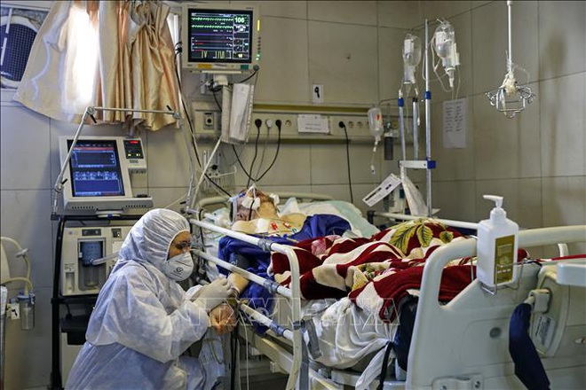  Dịch COVID-19: Th&ecirc;m 135 ca tử vong tại Iran, n&acirc;ng tổng số ca tử vong l&ecirc;n 988  - Ảnh 1.