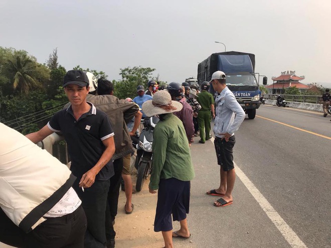 Bi hài thanh niên bỏ xe giữa cầu rồi đi nhậu, báo hại nhiều người lặn tìm vì tưởng tự tử - Ảnh 3.