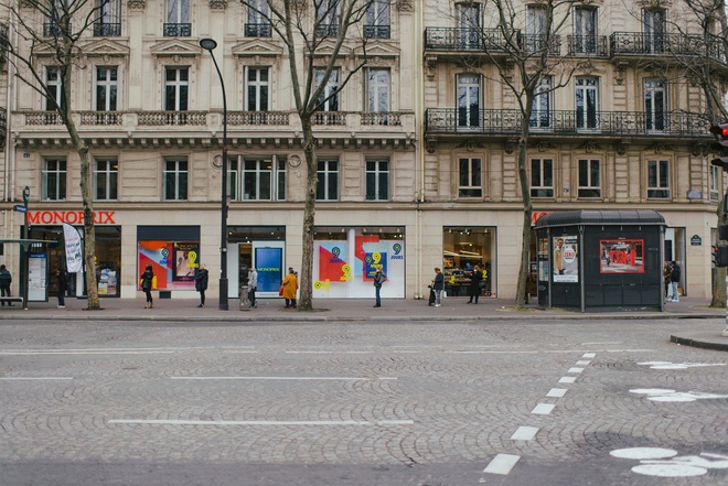 Paris ngày đầu phong tỏa: Kinh đô ánh sáng bỗng chốc trở nên hoang vu đến lạ kỳ - Ảnh 5.