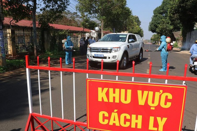 Covid-19: C&aacute;ch ly 2 nữ sinh vi&ecirc;n sau khi dự đ&aacute;m cưới ở Ninh Thuận - Ảnh 2.