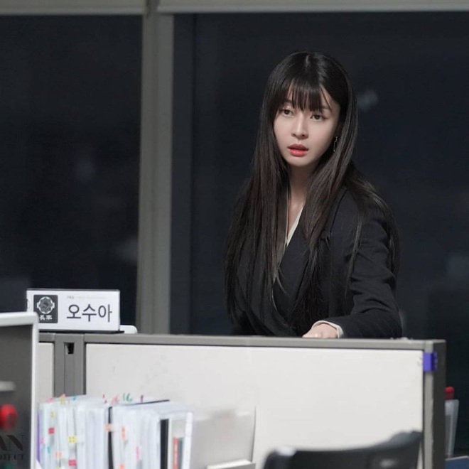 Ngất ngây trước loạt ảnh hậu trường của nữ phụ hot nhất Itaewon Class Kwon Nara: Xinh thế này bảo sao Lee Jong Suk lại “đổ” - Ảnh 9.