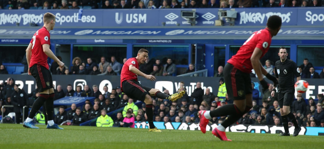 De Gea sai lầm tai hại, Man United suýt toang trước Everton trong trận cầu drama xuất hiện đúng phút cuối cùng - Ảnh 2.