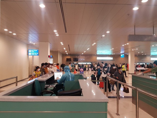  Cận cảnh 3 chuyến bay chở hơn 600 hành khách từ Hàn Quốc hạ cánh sân bay Cần Thơ  - Ảnh 6.