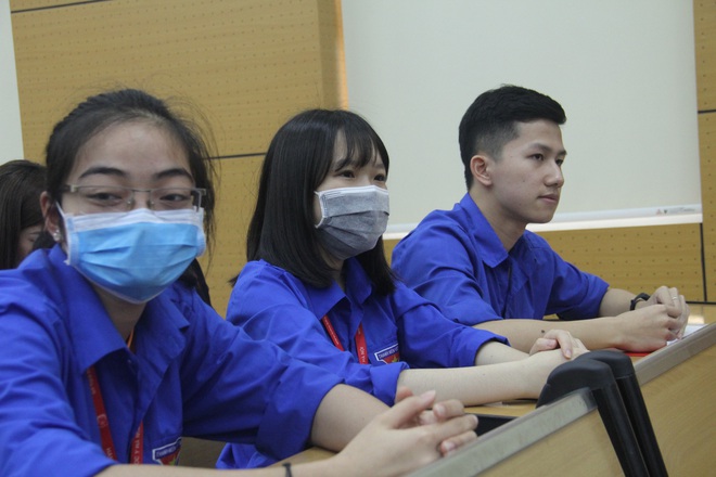 Trường ĐH Y Hà Nội đưa 100 sinh viên tình nguyện đi chống COVID-19: “Nếu chúng tôi sợ thì đã không đưa các em đến những nơi mà mình sợ” - Ảnh 3.
