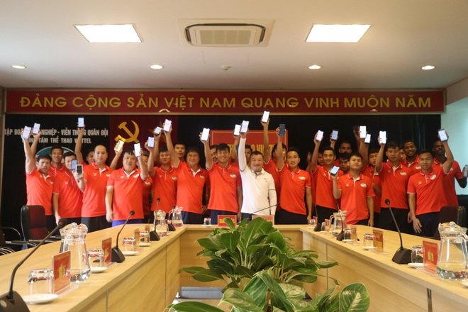 Viettel FC gây quỹ, cùng cộng đồng chung tay chống giặc ngoại xâm Covid-19 - Ảnh 1.