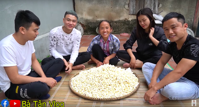 Bắt trend “bắp cần bơ”, bà Tân Vlog làm nia bỏng ngô khổng lồ với chiếc vung chảo tự chế đặc biệt, dân tình nghe tiếng bắp nổ “sướng hết cả tai” - Ảnh 9.