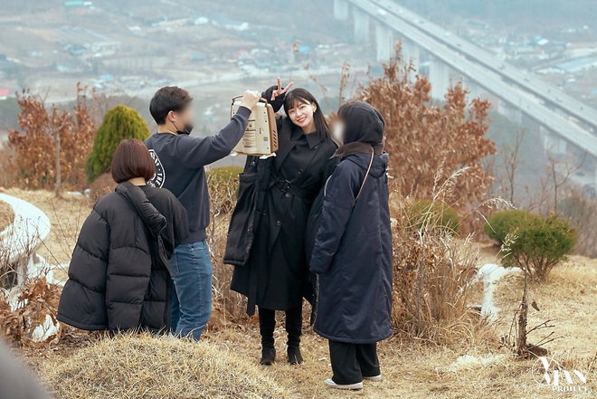 Bộ ảnh nữ phụ gây tranh cãi nhất Itaewon Class ở tập cuối: Visual bị ém bao lâu nay đã bung xoã, sống mũi như muốn đòi mạng fan - Ảnh 8.