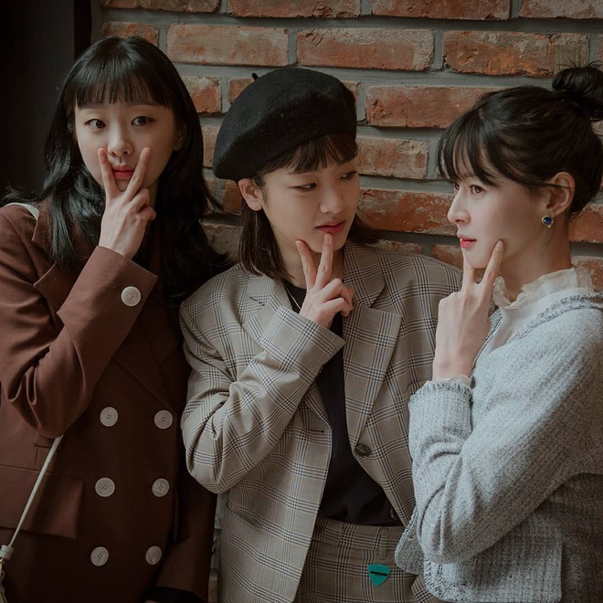 Hậu trường Itaewon Class gây sốt: Màn đọ sắc hiếm của bộ 3 mỹ nhân cướp spotlight của nụ hôn Seo Joon dành cho Dami - Ảnh 2.