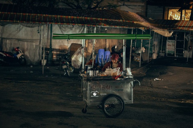 Chùm ảnh: Ngỡ ngàng một Đà Lạt vắng vẻ đến ảm đạm giữa mùa dịch Covid-19 - Ảnh 7.