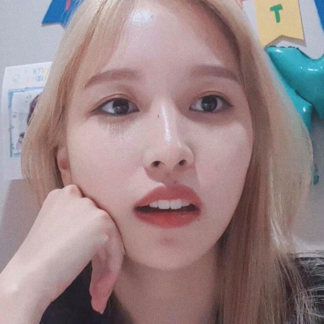 Lâu lắm mới lộ diện, mỹ nhân nước mắt kim cương Mina (TWICE) gây bão với mái tóc mới: Đúng là visual shock của Kpop! - Ảnh 10.