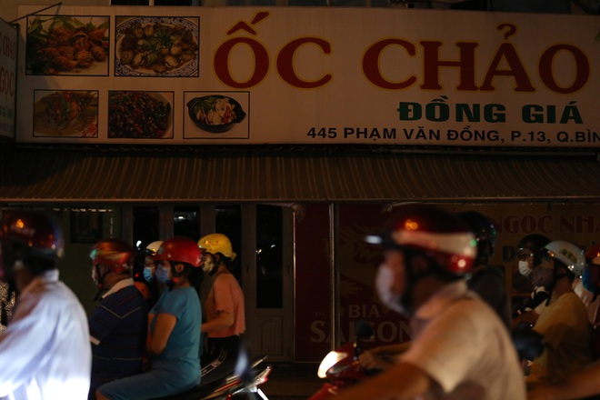 Nhà hàng, phòng gym, salon tóc, quán nhậu,... ở Sài Gòn đồng loạt đóng cửa theo chỉ thị để phòng dịch Covid-19 - Ảnh 16.