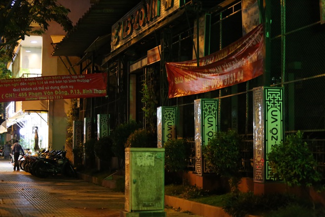 Nhà hàng, phòng gym, salon tóc, quán nhậu,... ở Sài Gòn đồng loạt đóng cửa theo chỉ thị để phòng dịch Covid-19 - Ảnh 13.