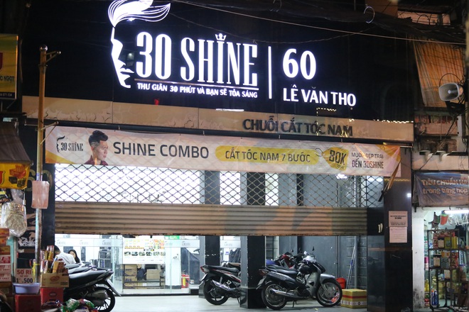 Nhà hàng, phòng gym, salon tóc, quán nhậu,... ở Sài Gòn đồng loạt đóng cửa theo chỉ thị để phòng dịch Covid-19 - Ảnh 5.