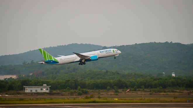 Bamboo Airways thực hiện chuyến bay đặc biệt đưa công dân Séc và châu Âu hồi hương - Ảnh 5.