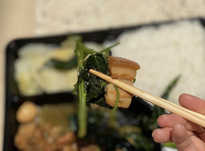 Đi cách ly nhưng lớp khẩu nghiệp của Võ Hoàng Yến có cả hoạt động ngoại khoá: tự hái rau lang organic để làm bữa trưa - Ảnh 7.