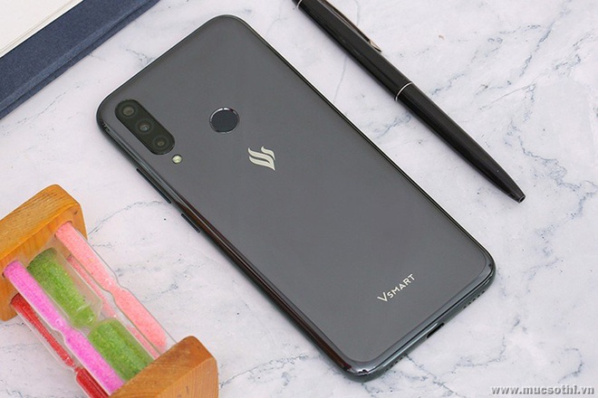 Forbes: L&yacute; giải hiện tượng &ldquo;bất ngờ&rdquo; của điện thoại Vsmart - Ảnh 1.