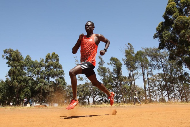 Suýt mất mạng, cha qua đời, vợ ly thân và giờ là hoãn Olympic, lối thoát nào cho nhà vô địch David Rudisha? - Ảnh 1.