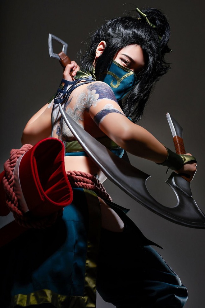 Chiêm ngưỡng vẻ nóng bỏng chết người của cô nàng cosplayer người Hàn Quốc khi hóa thân vào sát thủ đơn độc Akali - Ảnh 6.