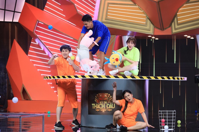 Denis Đặng mang cả bộ tóc dài ngang lưng đi chơi gameshow, tố Trung Quân... gian xảo - Ảnh 8.