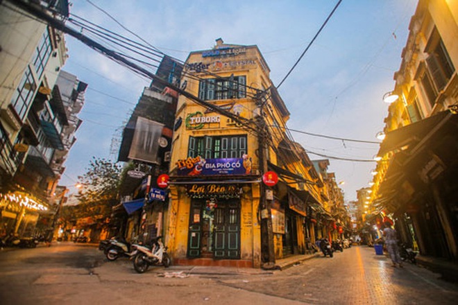 Cả nước bước v&agrave;o cao điểm chống dịch Covid-19  - Ảnh 1.