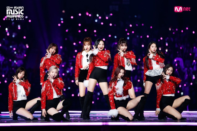 BXH 30 nhóm nhạc Kpop hot nhất hiện nay: BTS cố thủ ngôi vương, BLACKPINK - Red Velvet bị một cái tên bất ngờ lấn át - Ảnh 11.
