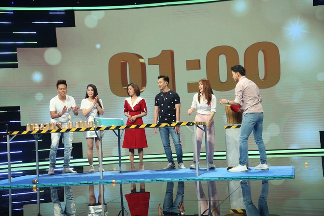 Văn Anh - ông xã Tú Vi: Đàn ông đi chơi gameshow với vợ chỉ được thưởng hôn thôi, còn tiền thì bị lấy hết! - Ảnh 3.