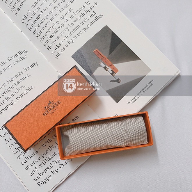 Review độc quyền son Hermès trước ngày mở bán tại VN: Chưa có tiền mua túi Birkin thì mua son là đủ sướng rồi, vì em nó thực sự đỉnh ấy! - Ảnh 11.