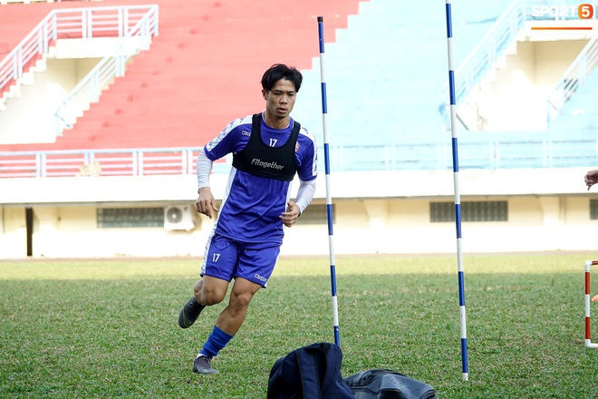 Công Phượng tập cực hăng chuẩn bị khai mạc V.League 2020 và cái kết phải chườm đá chỗ nhạy cảm - Ảnh 5.