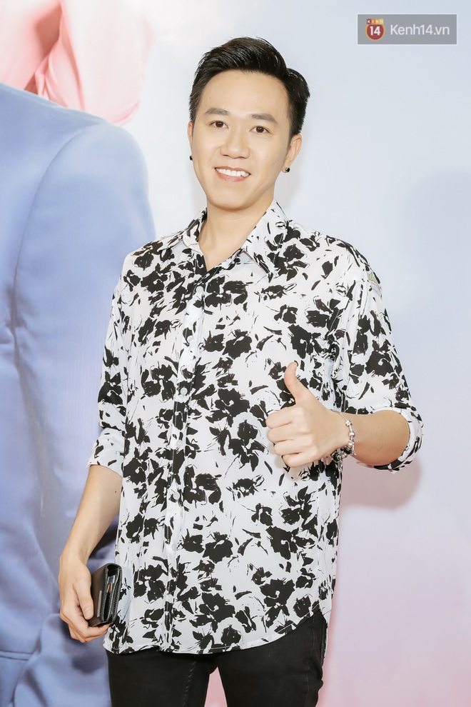 L&acirc;u rồi showbiz kh&ocirc;ng trẩy hội, d&acirc;n l&agrave;ng tấp nập &aacute;o quần xuất hiện tại thảm đỏ Nắng 3 - Ảnh 15.