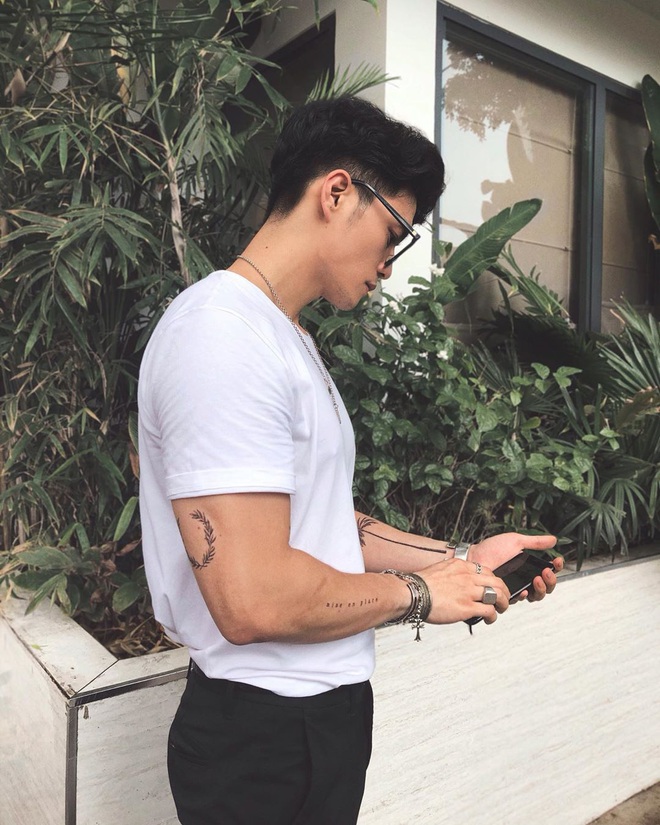 Một công đôi việc: Huy Trần khẳng định thêm lần nữa không phải người ấy của Hương Giang, tiện thể khoe luôn body ngọt nước - Ảnh 3.