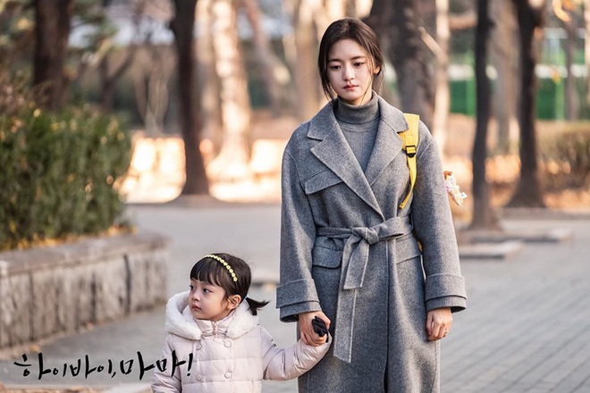 Mỹ nhân tình địch của Kim Tae Hee ở HI BYE, MAMA: Người mới thua đau đầy đáng thương trước người vợ quá cố - Ảnh 3.