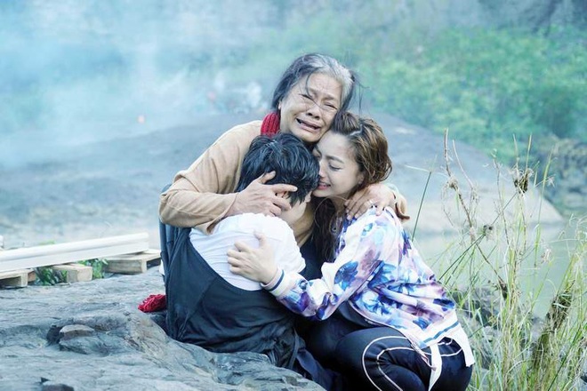 Giữa muôn kiểu mẹ ma trên phim ảnh thế giới chắc Kim Tae Hee của HI BYE, MAMA là vừa xinh đẹp vừa đáng yêu nhất! - Ảnh 4.