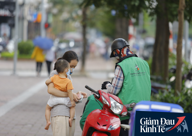 Tài xế công nghệ vật lộn giữa mùa dịch Covid-19, doanh nghiệp hỗ trợ bộ kháng khuẩn lưu động cho từng bác tài - Ảnh 5.