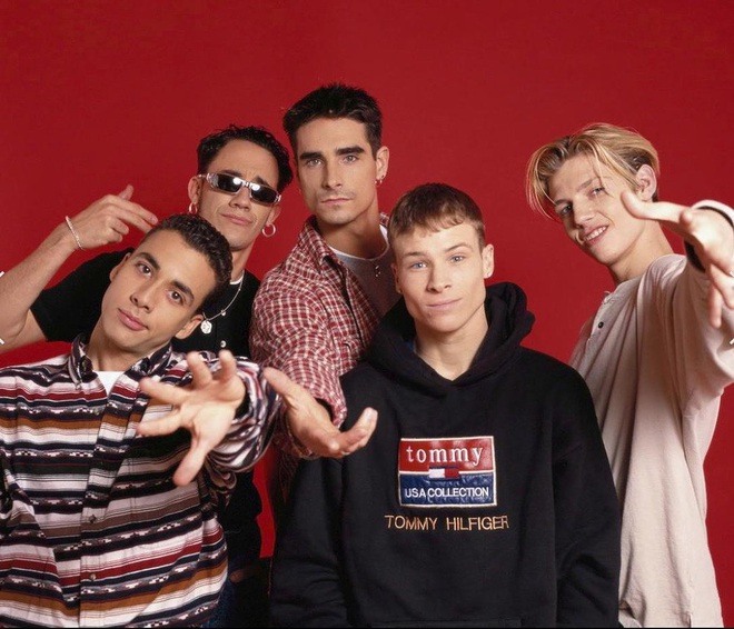 Dân mạng đang share rầm trời bản hit tuổi thơ I Want It That Way phiên bản mỗi người một nơi, Backstreet Boys hoà giọng biểu diễn tại nhà siêu xịn! - Ảnh 1.