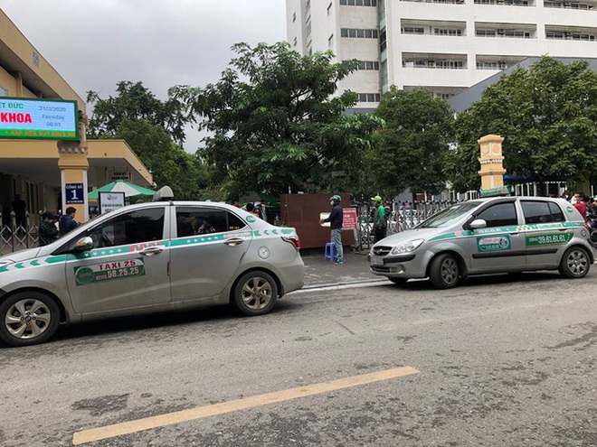 Nhiều taxi vẫn chống lệnh hạ cửa kính khi chạy trên đường - Ảnh 5.