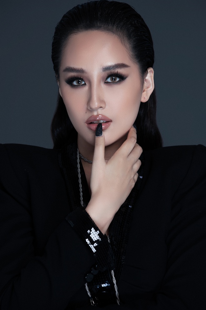 Kh&ocirc;ng nhận ra Mai Phương Thu&yacute; trong loạt ảnh mới: Lấp l&oacute; g&ograve; bồng đ&agrave;o căng đầy, body từng ph&aacute;t tướng nay cực nuột - Ảnh 3.