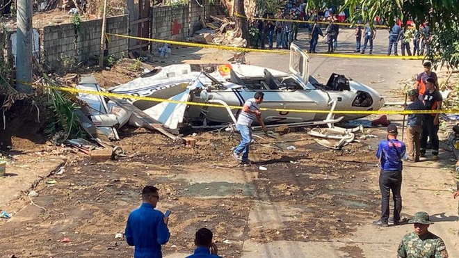 Máy bay chở cảnh sát trưởng Philippines rơi vì lao trúng dây điện - Ảnh 1.