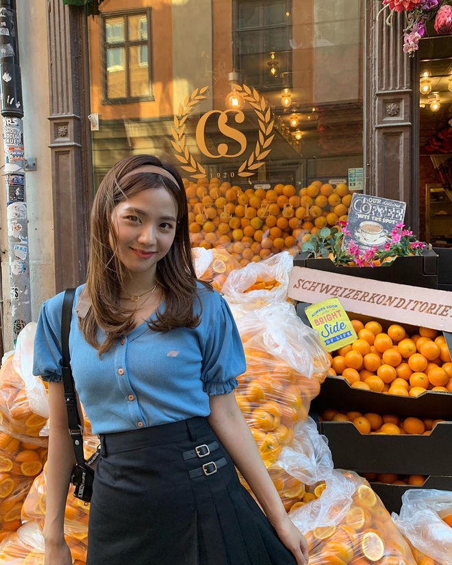 Để ho&agrave;i kiểu t&oacute;c d&agrave;i rẽ ng&ocirc;i nhưng Jisoo (Black Pink) c&oacute; &iacute;t nhất 4 c&aacute;ch biến tấu để visual lu&ocirc;n xuất sắc chứ chẳng hề nhạt nhẽo - Ảnh 10.